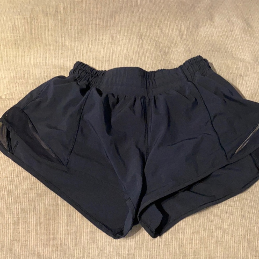 Lululemon Hotty Hot Shorts 2.5